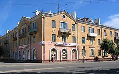 Клинцы. Жилой дом с книжным магазином