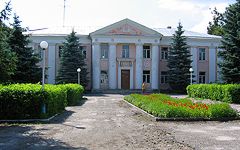 Почеп. Здание на Октябрьской площади