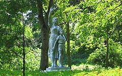 Трубчевск. Скульптура в парке