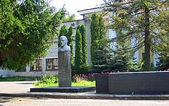 Злынка. Памятник Ленину